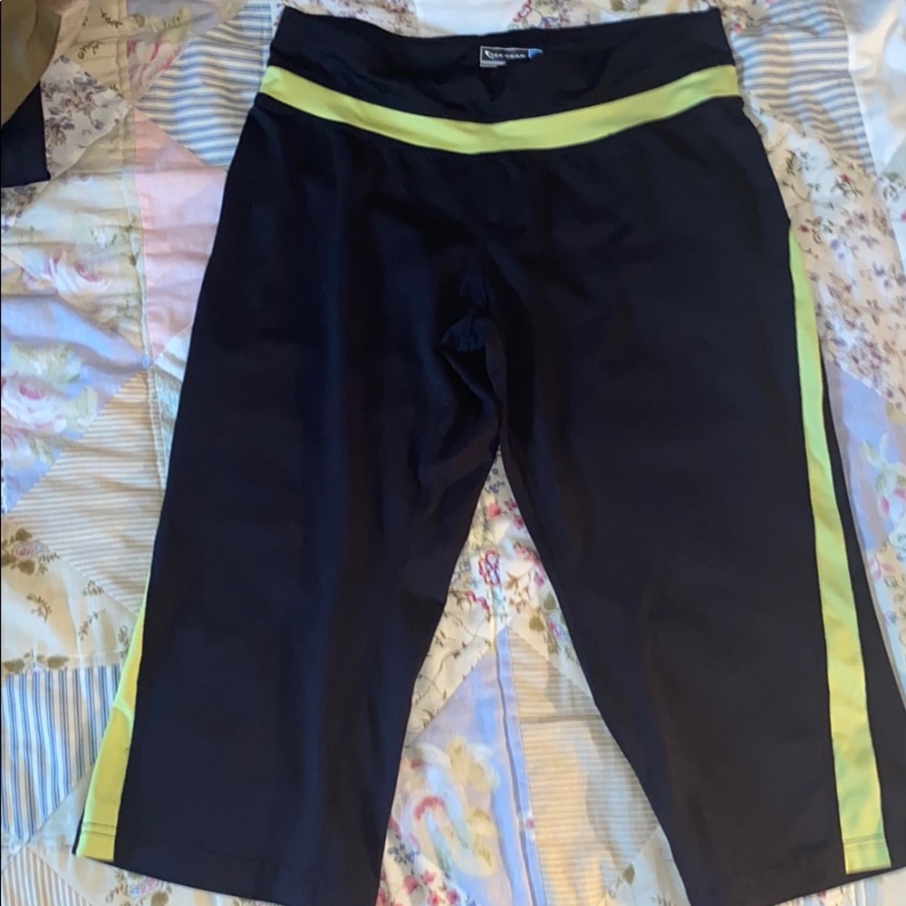 Black and green Tek Gear fit & flare pants
